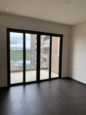 Room in 3.5 BHK Apartment at Panchshil Towers, Kharadi – for Sale