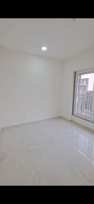 Room in 1 BHK Apartment at Platinum Life, Andheri West – for Rent