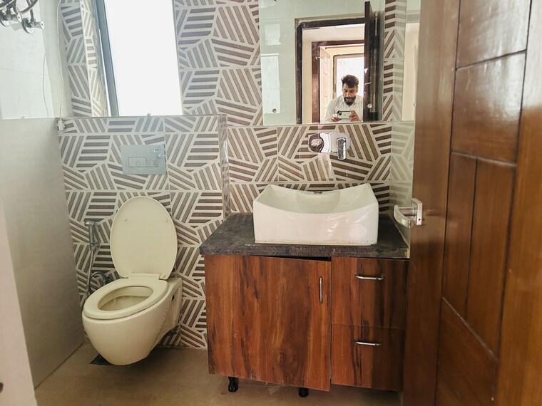 Bathroom, unitech-the-residences-gurgaon 3.5 Bedroom 1570 Sq.Ft. Apartment In Sector 33 Gurgaon 10283842