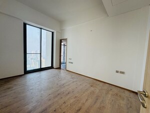 Room in 5 BHK Apartment at Rustomjee Crown, Prabhadevi – for Rent