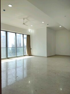 5 BHK + Pooja Room Apartment For Rent in Rustomjee Crown