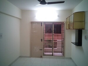 Room in 3 BHK Apartment at Jp Nagar – for Rent