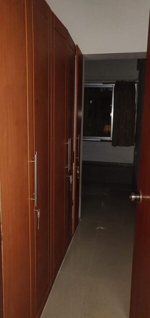 Furnished Amenities in 2 BHK Apartment at Ashok Towers, Parel – for Rent