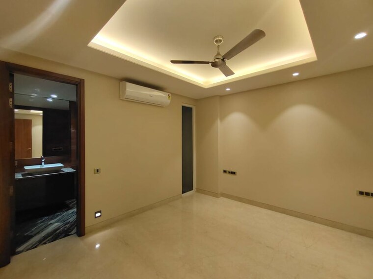 Room, navjeevan vihar 4 Bedroom 2000 Sq.Ft. Builder Floor In Navjeevan Vihar Delhi 10283888
