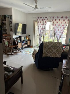 2 BHK + Pooja Room Apartment For Rent in Bandra West