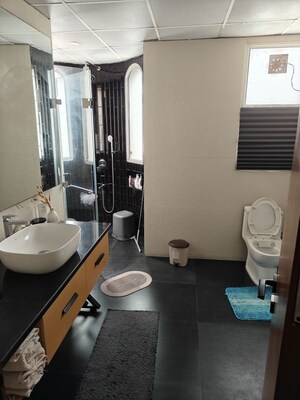 Team Area in 3.5 BHK Apartment at JMD Gardens, Sector 33 – for Sale