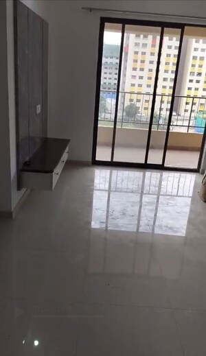 Room in 2 BHK Apartment at Shapoorji Pallonji Joyville Hadapsar Annexe, Hadapsar – for Rent