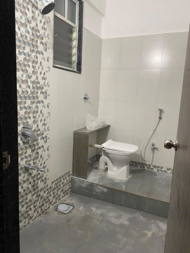 Bathroom, abhinav-pebbles-urbania 2 Bedroom 850 Sq.Ft. Apartment In Bavdhan Pune 10283910