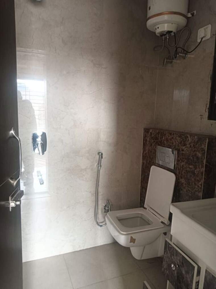 Bathroom, sector 46 3 Bedroom 2350 Sq.Ft. Builder Floor In Sector 46 Gurgaon 10283932
