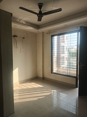 Room in 3 BHK Builder Floor at Sector 46 – for Rent