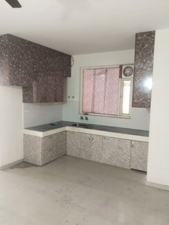 2 BHK Apartment For Rent in Pyramid Square