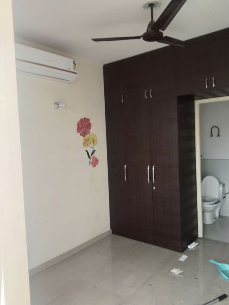 Room, pyramid-square 2 Bedroom 650 Sq.Ft. Apartment In Sector 86 Gurgaon 10283925