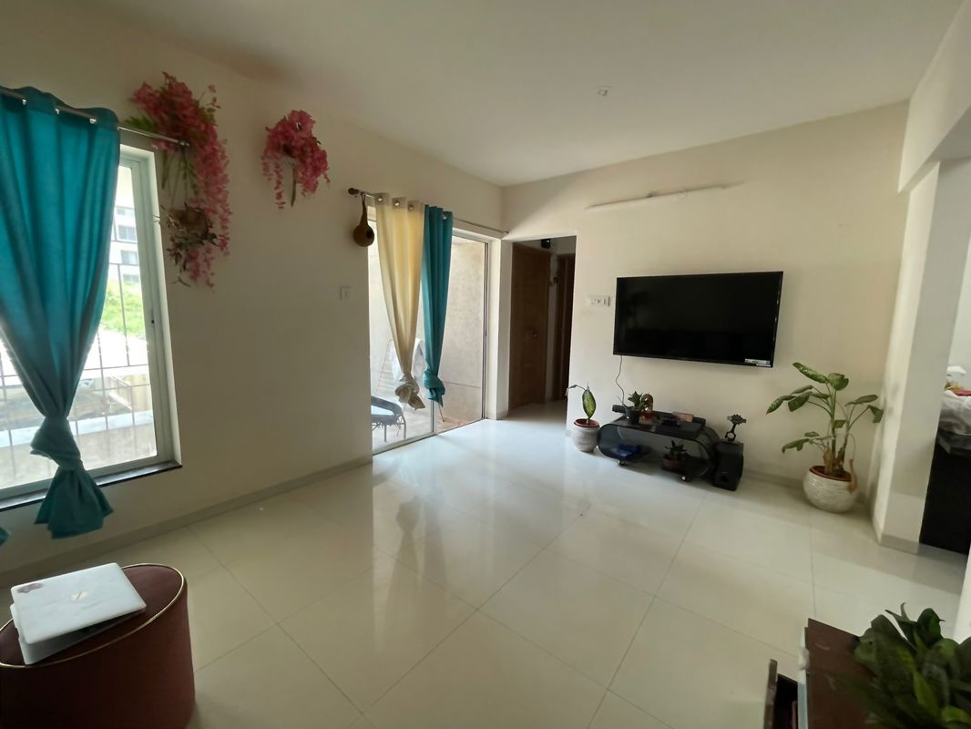2 BHK + Servant Room Apartment For Rent in Abhinav Pebbles Urbania