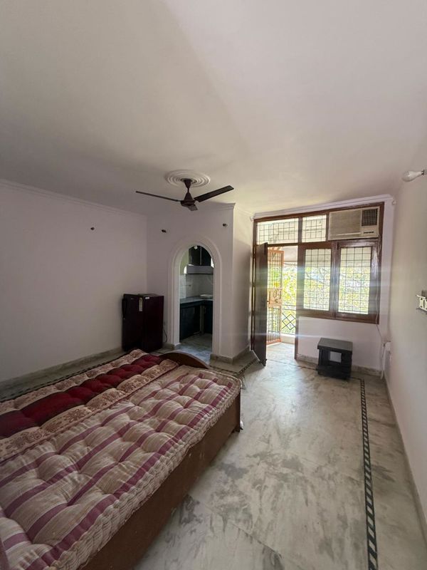 1 BHK Builder Floor For Rent in Kalkaji