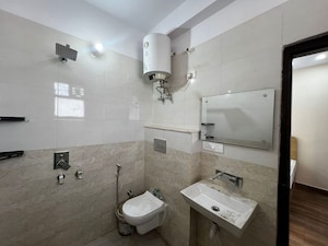 Bathroom in 3 BHK Builder Floor at Sector 40 – for Rent