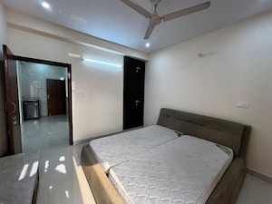 Bedroom in 3 BHK Builder Floor at Sector 40 – for Rent