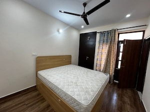 Bedroom in 3 BHK Builder Floor at Sector 40 – for Rent