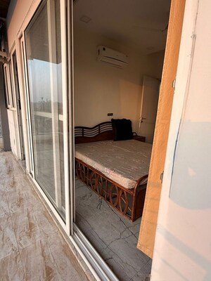 Balcony in 3 BHK Builder Floor at Sector 17 – for Rent