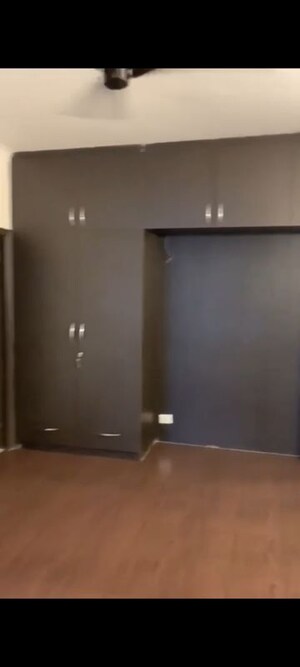 Room in 4 BHK Apartment at Gardenia Glory, Sector 46 – for Sale