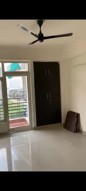 Room in 4 BHK Apartment at Gardenia Glory, Sector 46 – for Sale