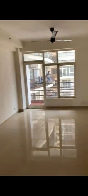 Room in 4 BHK Apartment at Gardenia Glory, Sector 46 – for Sale