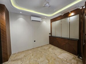 Room in 3 BHK Builder Floor at Safdarjung Enclave – for Sale