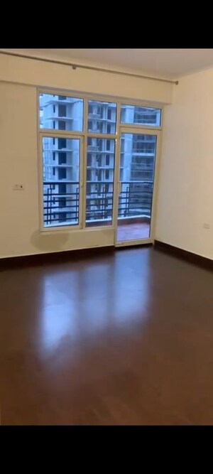 Room in 4 BHK Apartment at Gardenia Glory, Sector 46 – for Sale