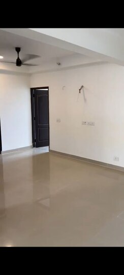 4 BHK + Extra Room Apartment For Sale in Gardenia Glory