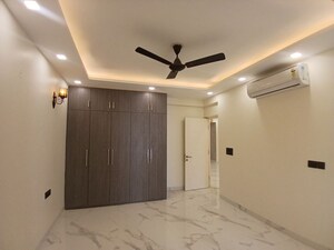Building Lobby in 4 BHK Apartment at Emaar Emerald Floors Premier, Sector 65 – for Rent