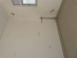 Room in 3 BHK Apartment at Aurobindo The Regent, Kondapur – for Sale