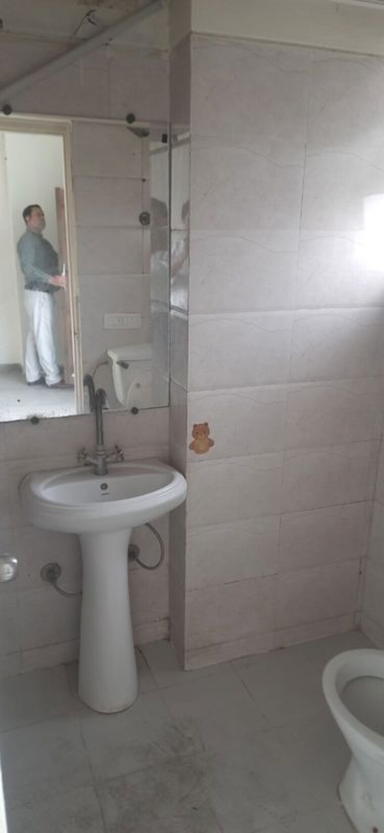 Bathroom, gaur-city-5th-avenue 2 Bedroom 910 Sq.Ft. Apartment In Sector 4 Greater Noida Greater Noida 10284036
