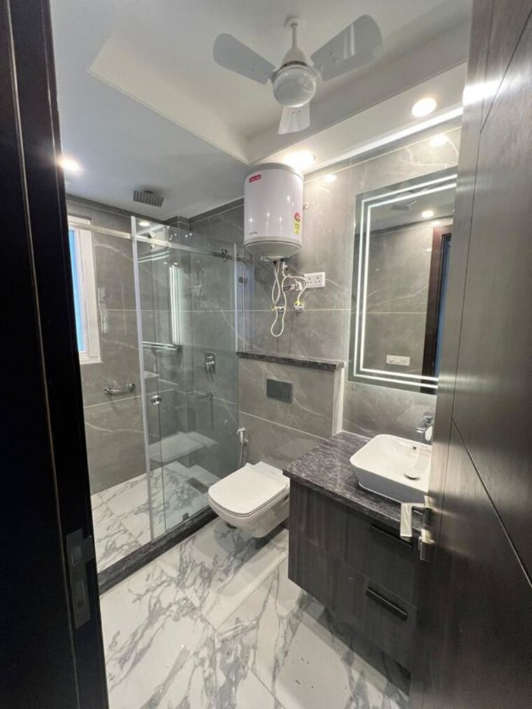 Bathroom, saket 4 Bedroom 2500 Sq.Ft. Builder Floor In Saket Delhi 10284056