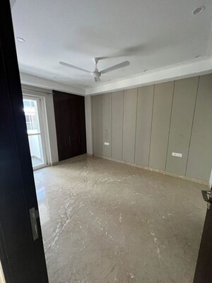 Room in 4 BHK Builder Floor at Saket – for Rent
