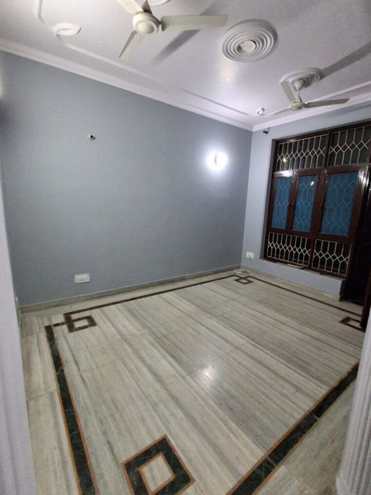 Room, sector 47 5 Bedroom 112 Sq.Mt. Independent House In Sector 47 Noida 10284059