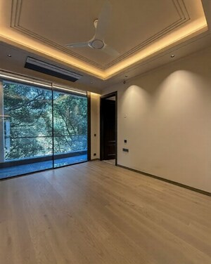 Room in 4 BHK Builder Floor at Ansals Sushant City – for Sale