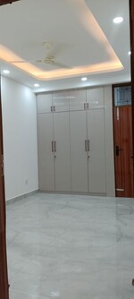 1.5 BHK + Extra Room 550 Sq.Ft. Builder Floor in Gaur Ganga 2