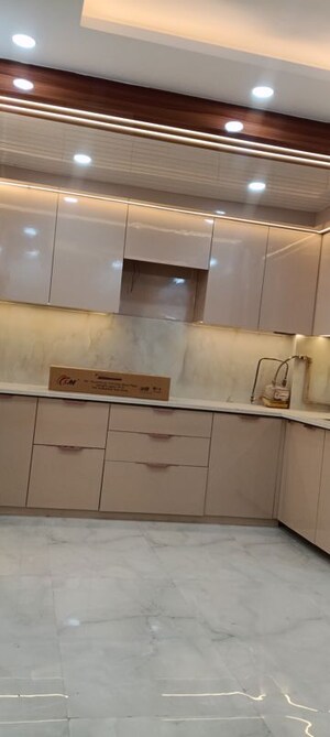 Furnished Amenities in 2.5 BHK Builder Floor at Sahyag Lane Society, Vaishali Sector 5 – for Rent