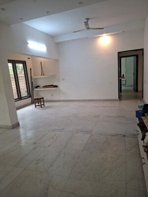 Room in 3 BHK Builder Floor at Hauz Khas – for Rent