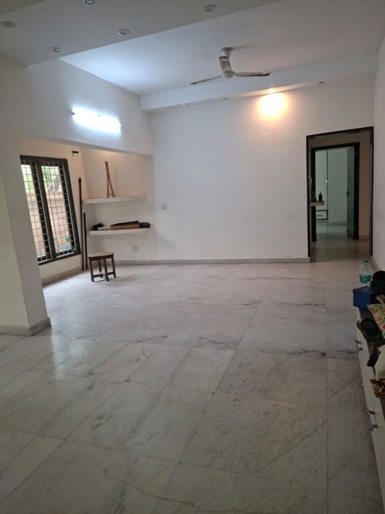Room, hauz khas 3 Bedroom 1800 Sq.Ft. Builder Floor In Hauz Khas Delhi 10284089