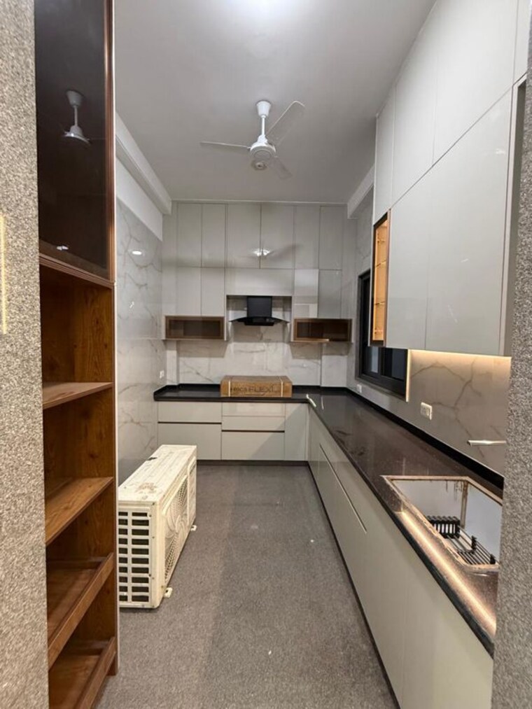 Kitchen, shivalik colony 3 Bedroom 1800 Sq.Ft. Builder Floor In Shivalik Colony Delhi 10284098