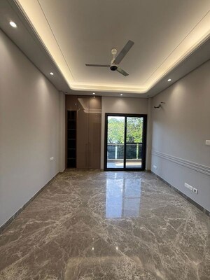 Room in 3 BHK Builder Floor at Shivalik Colony – for Rent