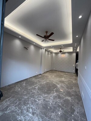 Room in 3 BHK Builder Floor at Shivalik Colony – for Rent