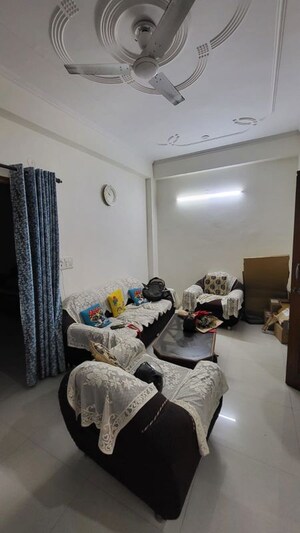 Living Room in 3 BHK Builder Floor at Sector 40 – for Rent