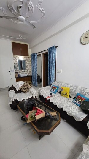 Living Room in 3 BHK Builder Floor at Sector 40 – for Rent