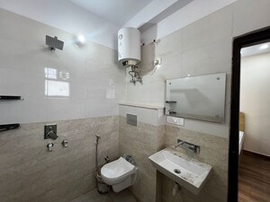 Bathroom in 3 BHK Builder Floor at Sector 40 – for Rent
