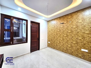 Room in 3 BHK Apartment at Prem Apartment, Pir Machalla – for Sale