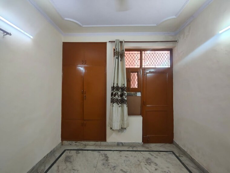 Room, green fields colony 4 Bedroom 358 Sq.Yd. Builder Floor In Green Fields Colony Faridabad 10284097