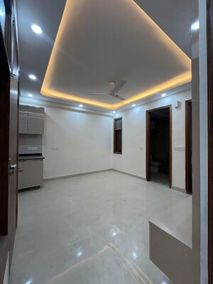 Room in 1 BHK Apartment at Chattarpur – for Rent