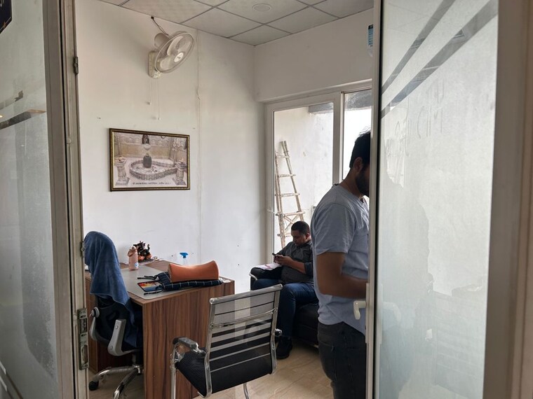 Team Area, gaur-city-center Commercial Office Space 200 Sq.Ft. In Sector 4 Greater Noida Greater Noida 10284131