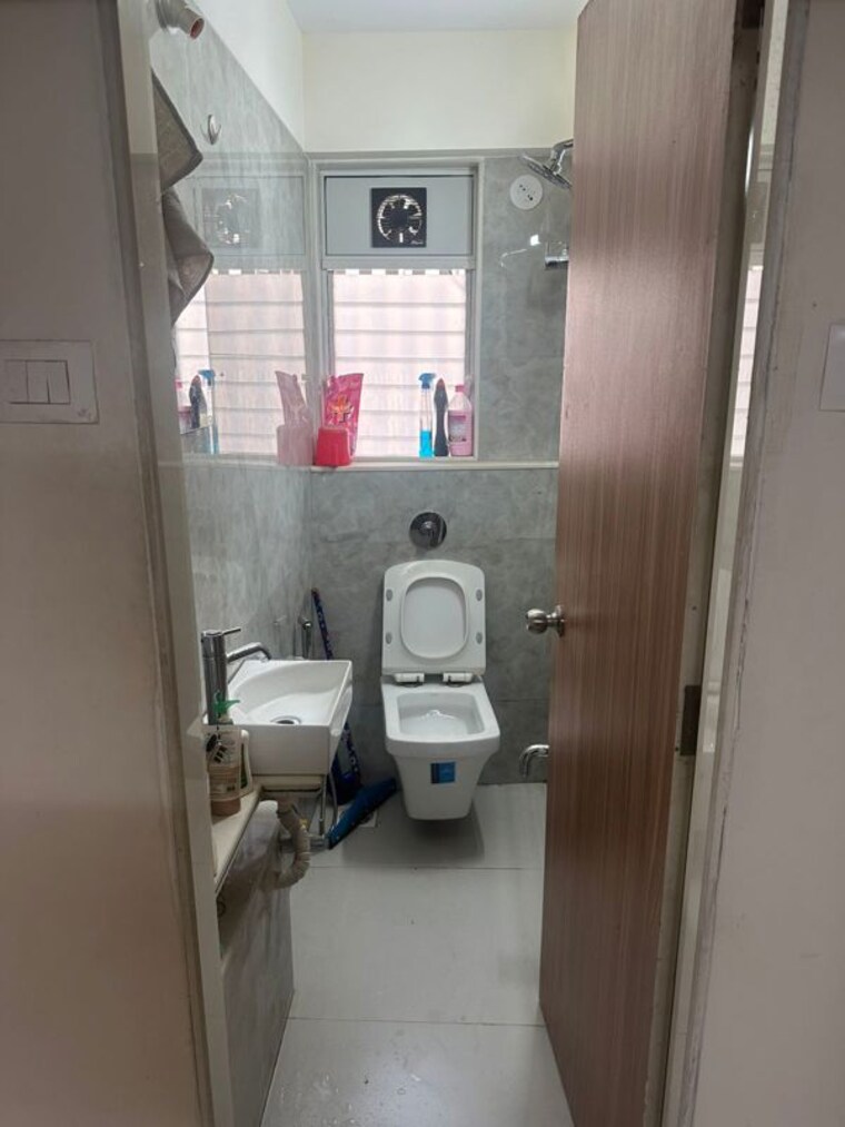 Bathroom, sayba-orchid 1 Bedroom 430 Sq.Ft. Apartment In Kurla East Mumbai 10284129
